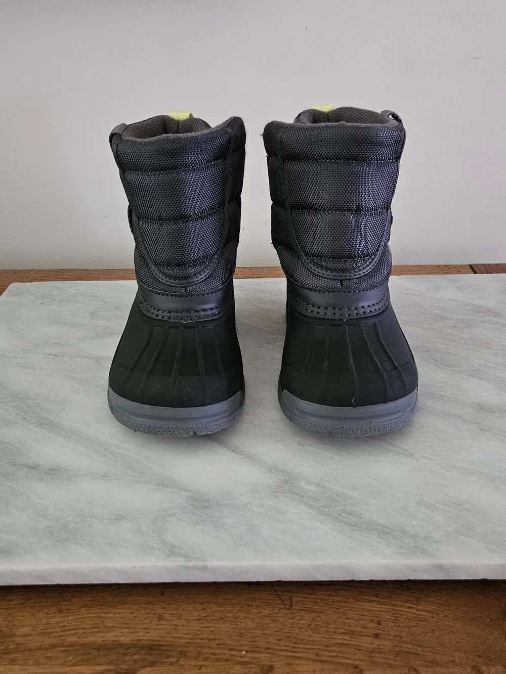 OshKosh B'gosh Black & Gray Kids Winter Boots